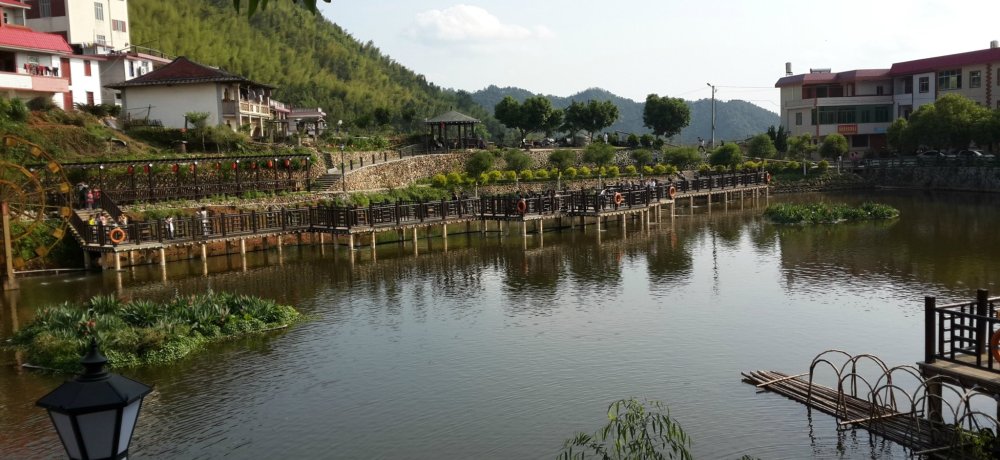 觀山村(安徽省六安市霍邱縣葉集鎮區辦事處觀山村)