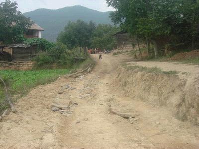 羅多魯村通村道路