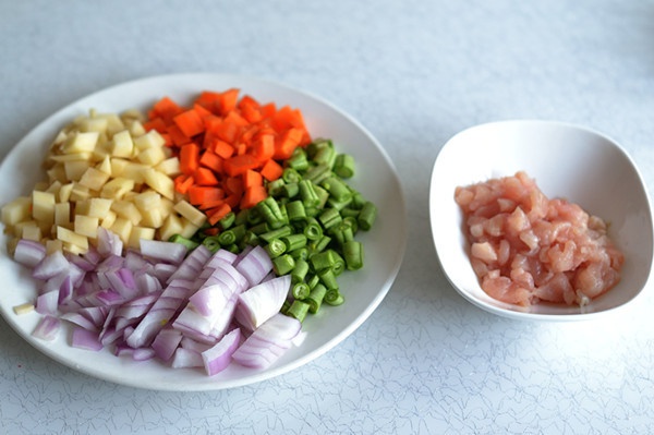 時蔬雞肉飯