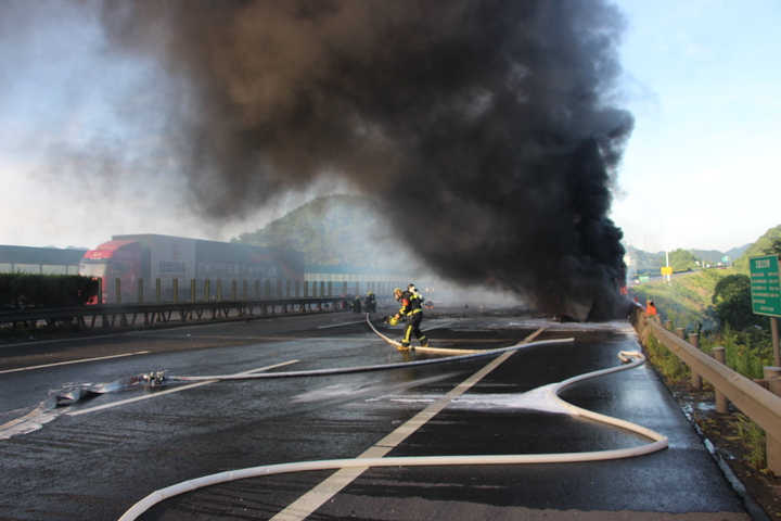 7·17杭新景高速貨車爆炸事故