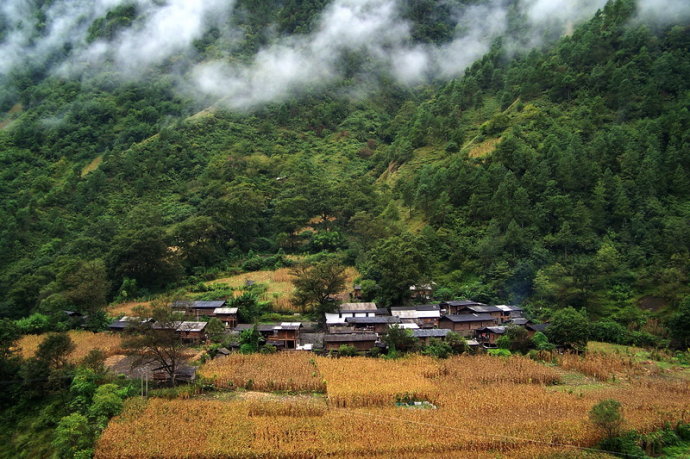 迪麻洛村