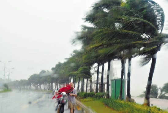 “洛坦”登入海南