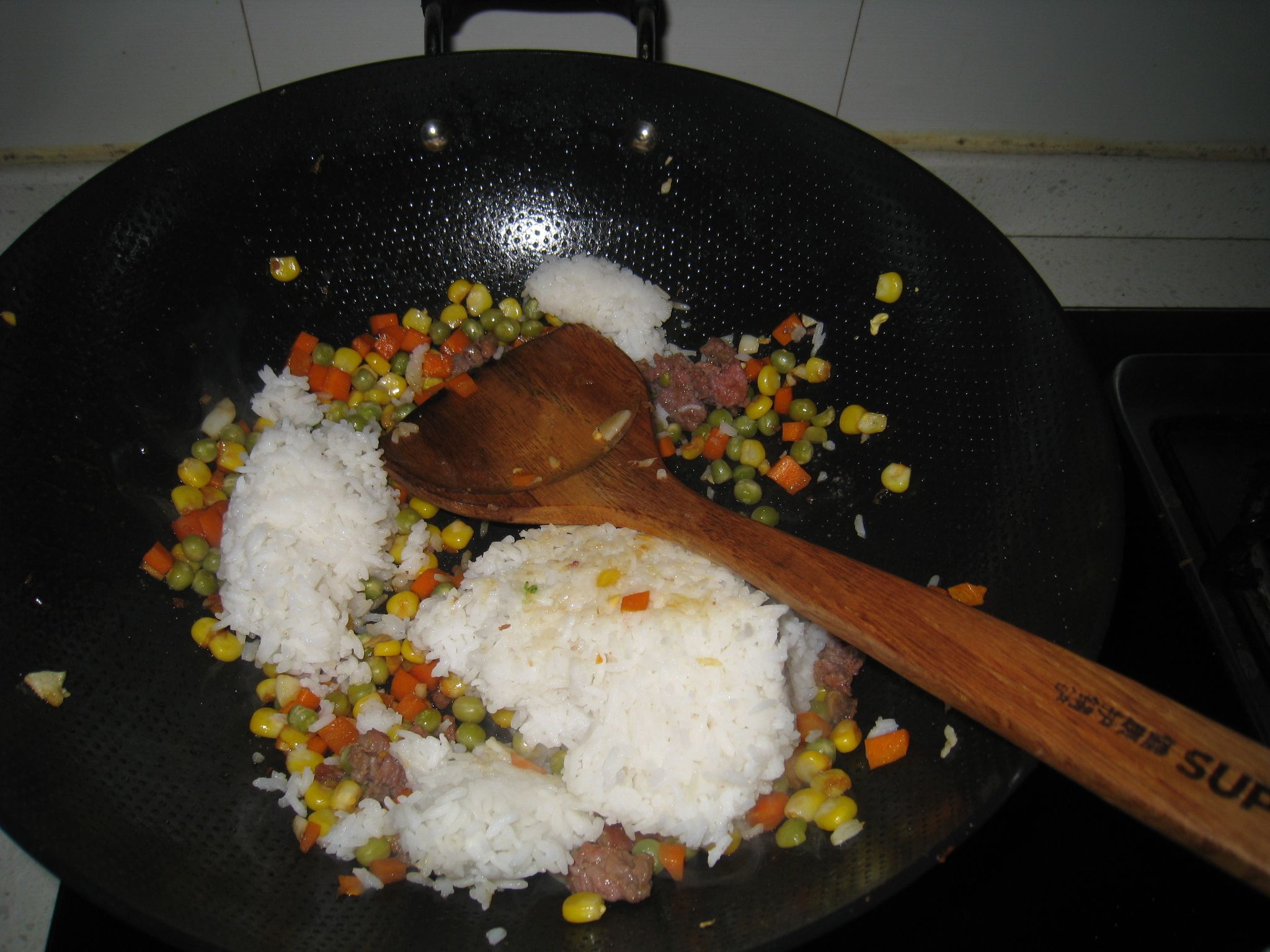 牛肉蔬菜粒炒飯