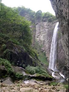 大別山主峰龍井峽