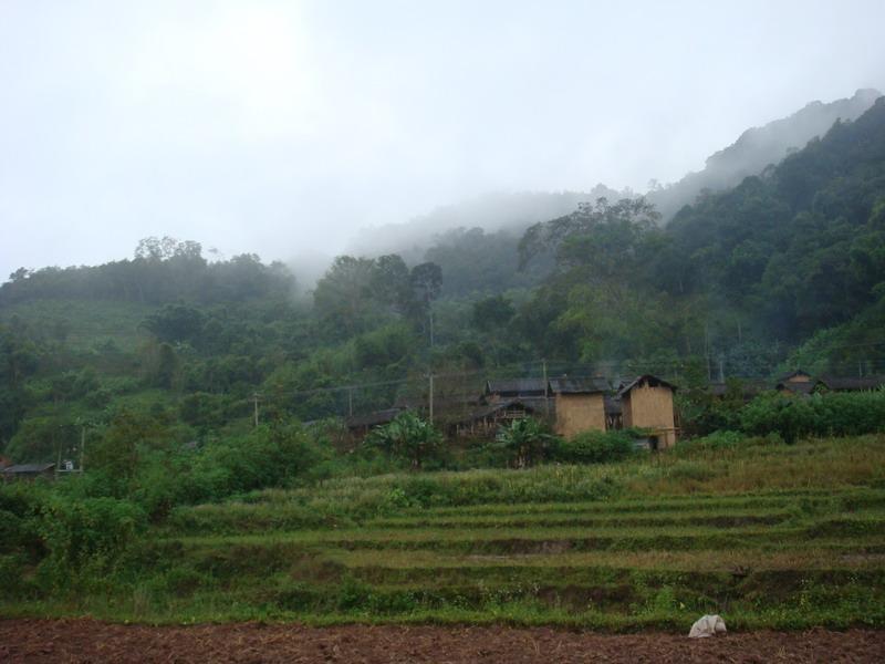 納顆嶺自然村