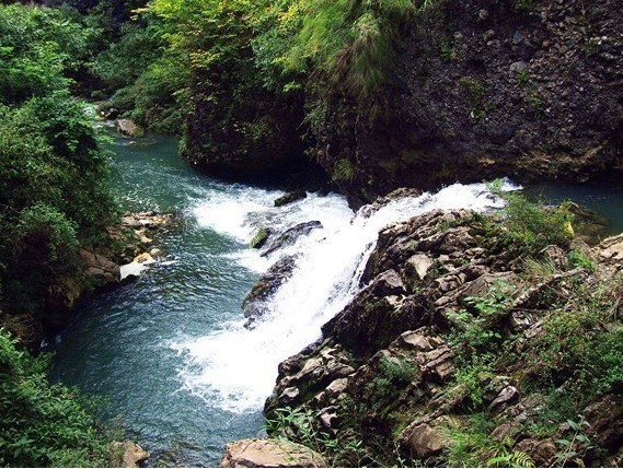 石寶塘村