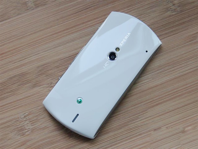 索尼愛立信 MT11i(Xperia neo V)