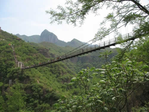 紅旗渠步雲橋