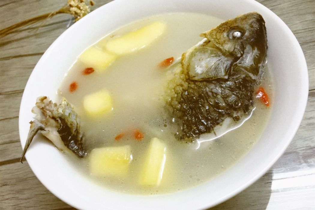 蘋果燉魚湯