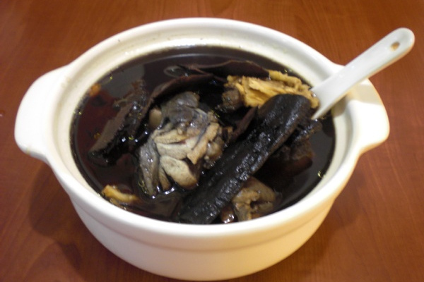 首烏熟地兔肉湯