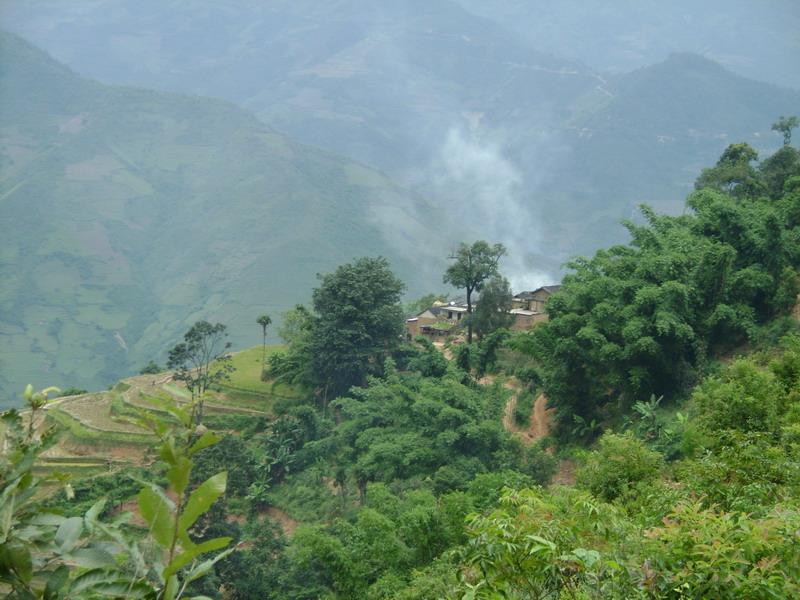 魯龍村