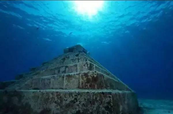 與那國島水下金字塔