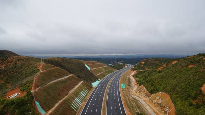 揭西—博羅高速公路深入粵東山區