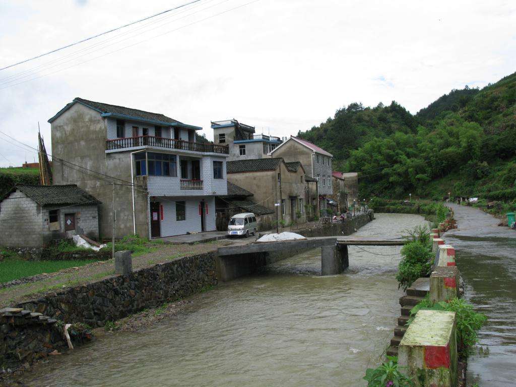 胡家村(雲南省曲靖市會澤縣雨碌鄉胡家村)