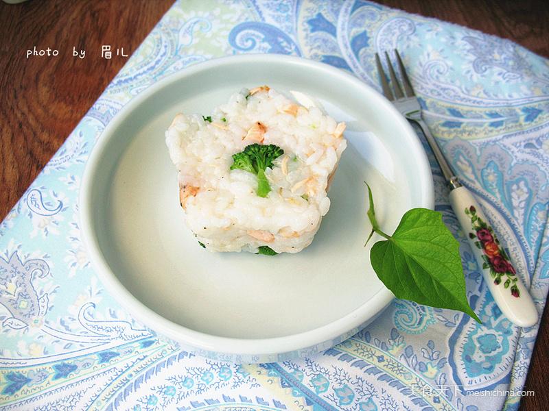 日式三文魚飯糰