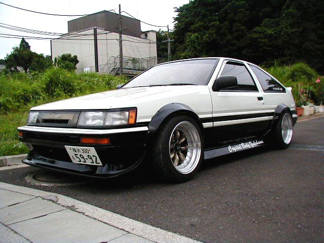 豐田AE86(AE86（豐田出廠小型車）)