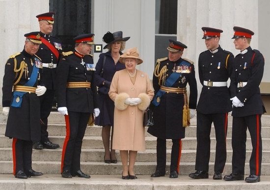 女王與軍官