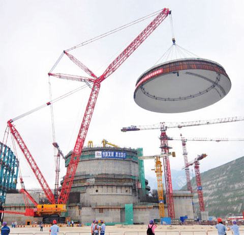 三一履帶起重機在廣東台山核電站施工