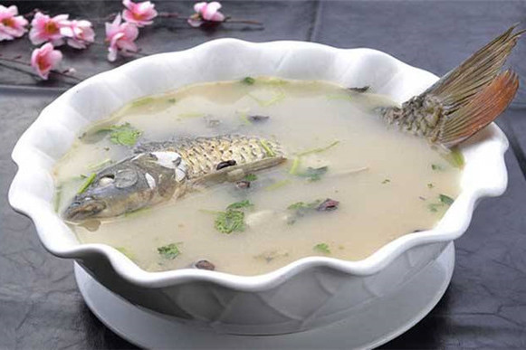 生燉鯉魚豆腐