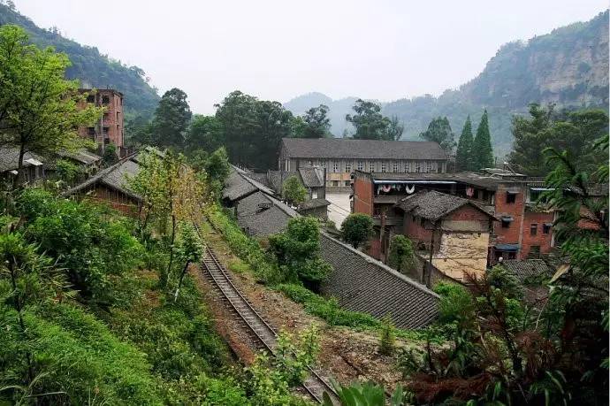 礦山村(貴州省赫章縣朱明鄉下轄村)