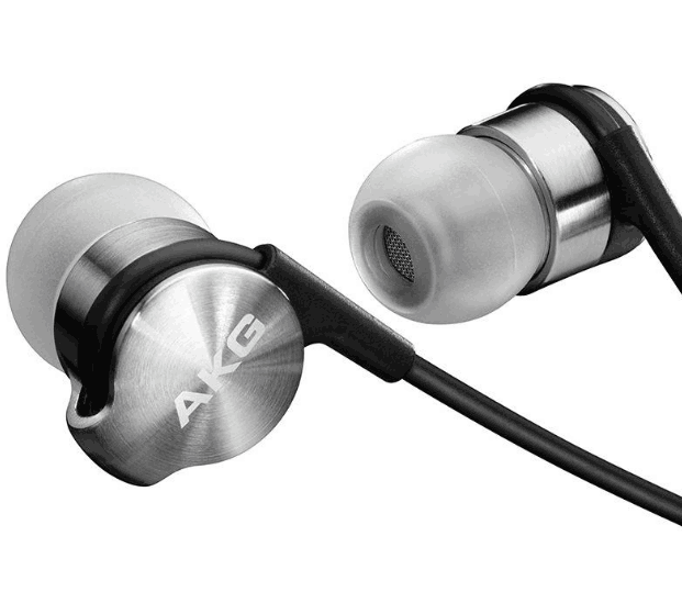 AKG K3003