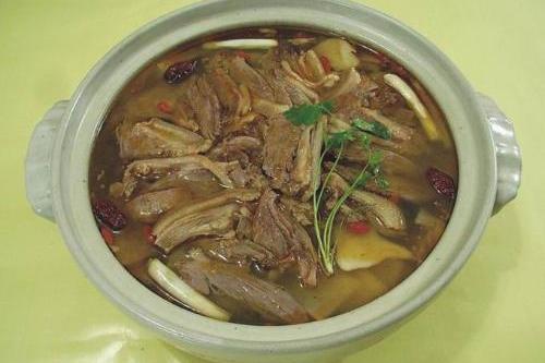 巴戟天狗肉湯