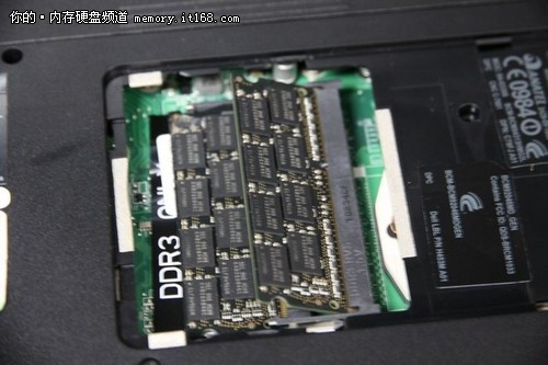 三星8GB DDR3 1600（筆記本）