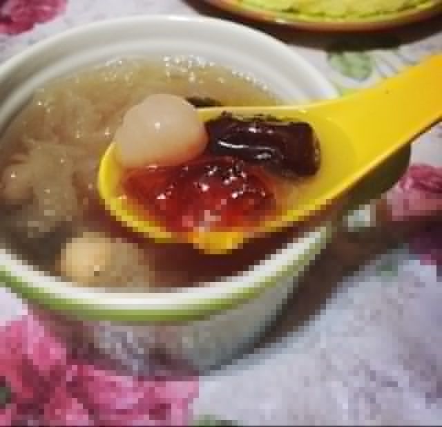 桃膠靚湯