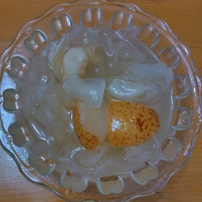 銀耳雪梨百合甜湯