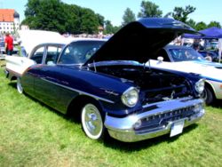 1957年 Oldsmobile 98 4-door sedan