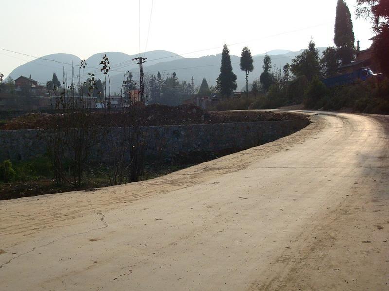 箇舊市錫城鎮新冠村委會水箐村進村道路