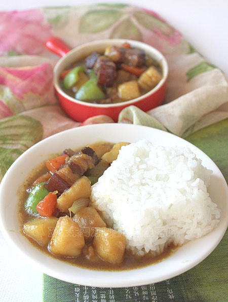 紅燒肉咖喱飯