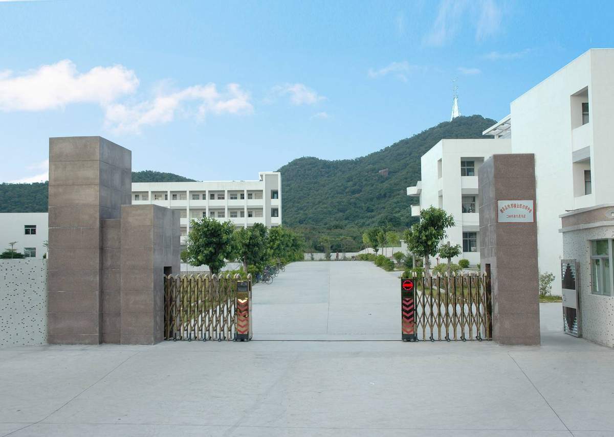 學校大門