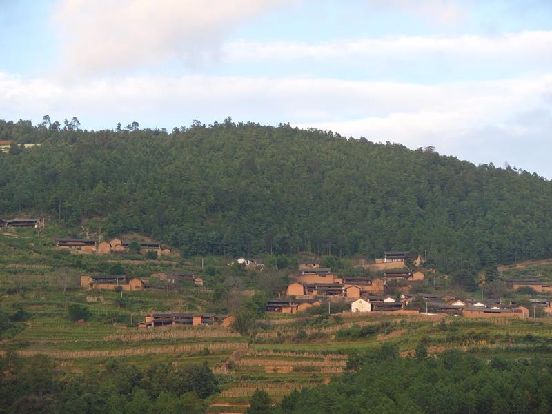 龍潭山村