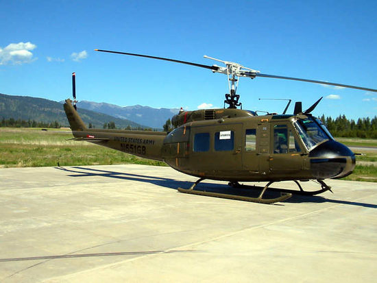 UH-1H直升機