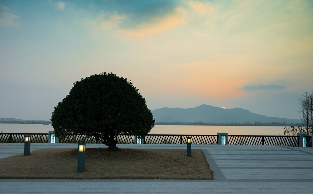 遠眺圌山