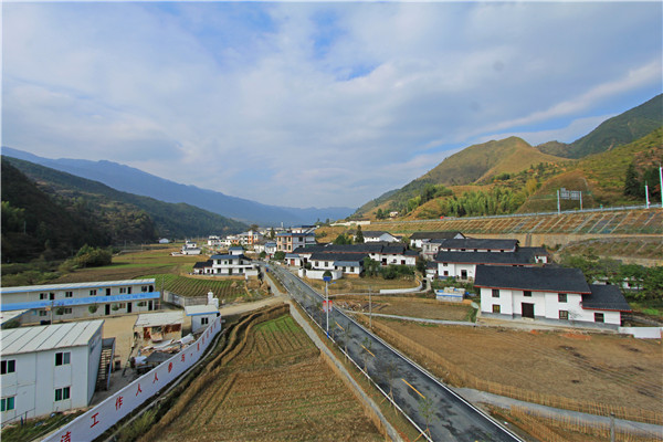 角塘村(廣東省梅州市興寧市坭陂鎮下轄村)