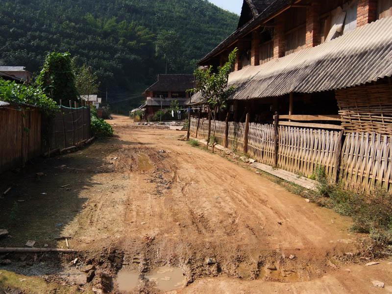 村寨道路未硬化