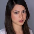 羅莎·薩拉扎爾(Rosa Salazar)