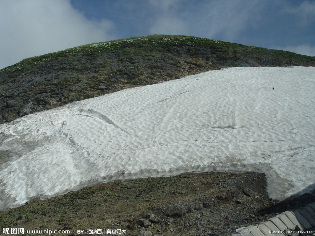 山頂積雪