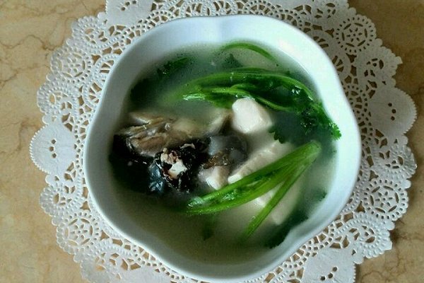 香菜魚頭湯