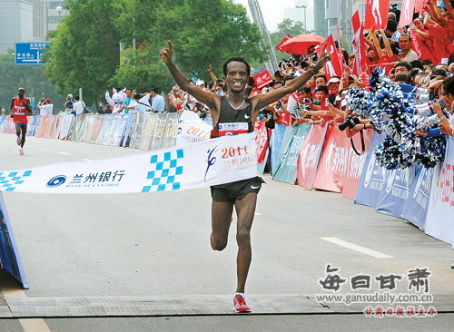 衣索比亞選手阿瑟法奪得男子組冠軍