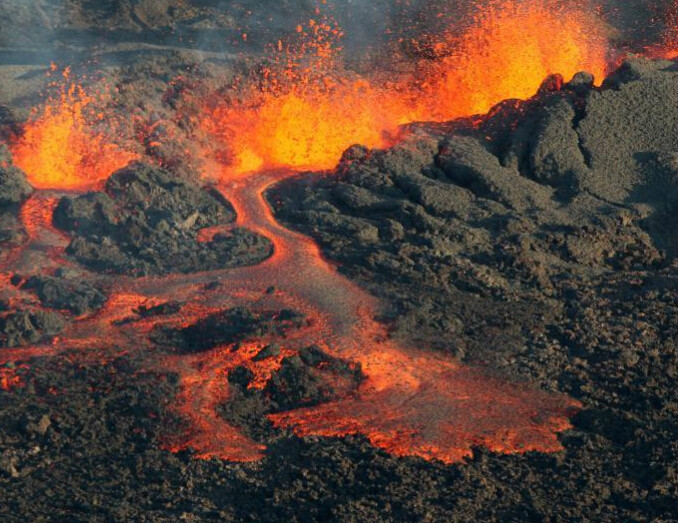 皮頓德拉富內茲火山