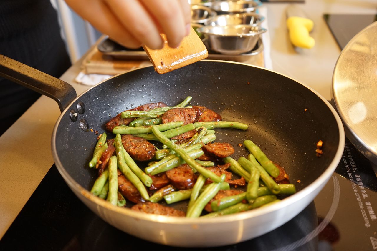 梁食土家香腸炒豆角