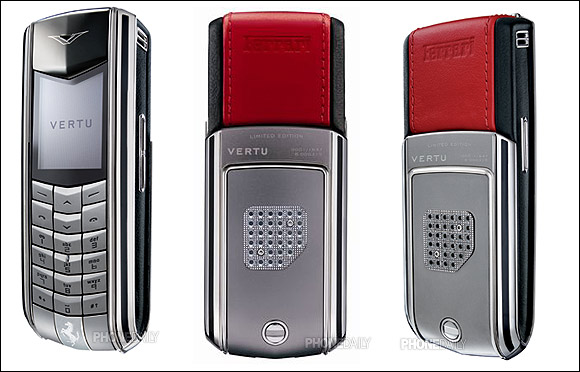 Nokia VERTU Ascent Ferrari