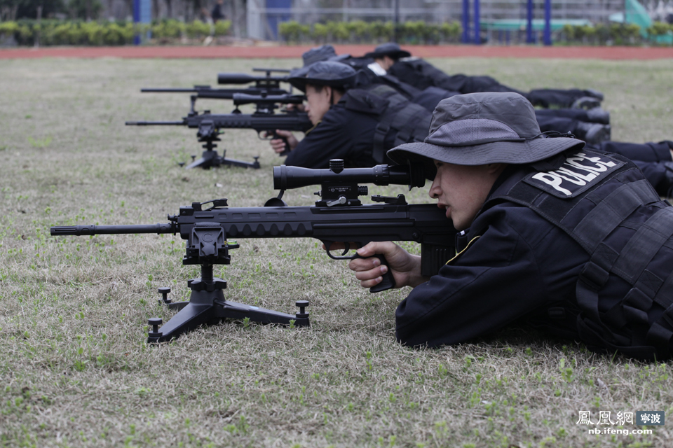 藍鯊突擊隊