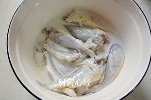 乾煸小黃魚