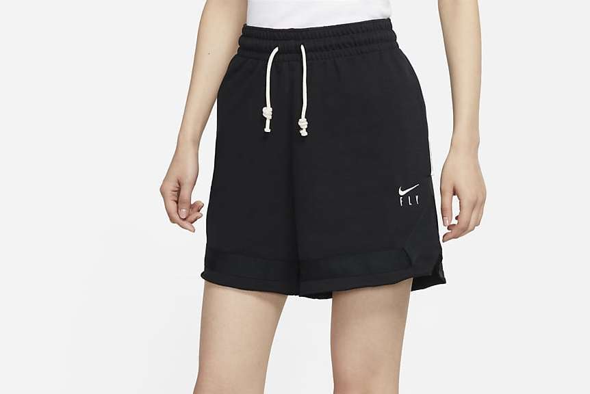 Nike Standard Issue Swoosh Fly 女子籃球短褲