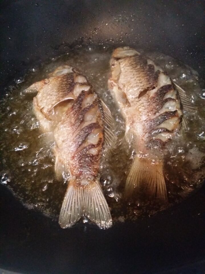 肉桂香酥鯽魚