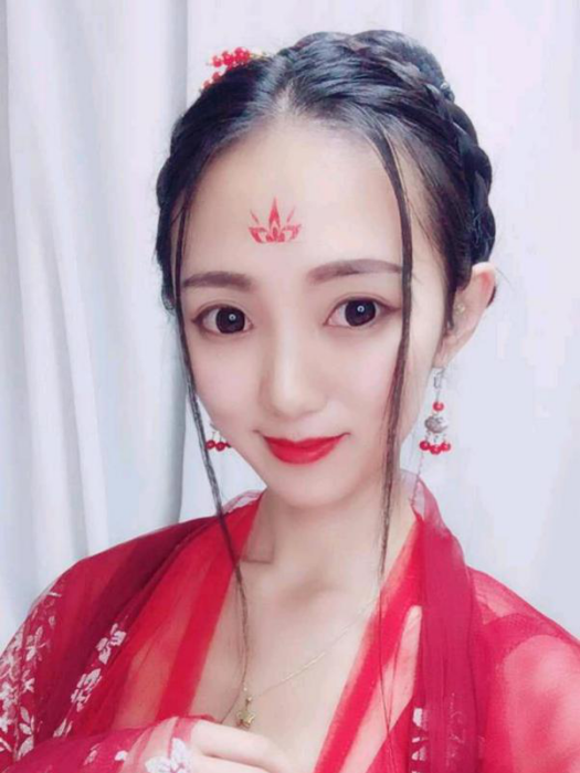 小美美(主播)